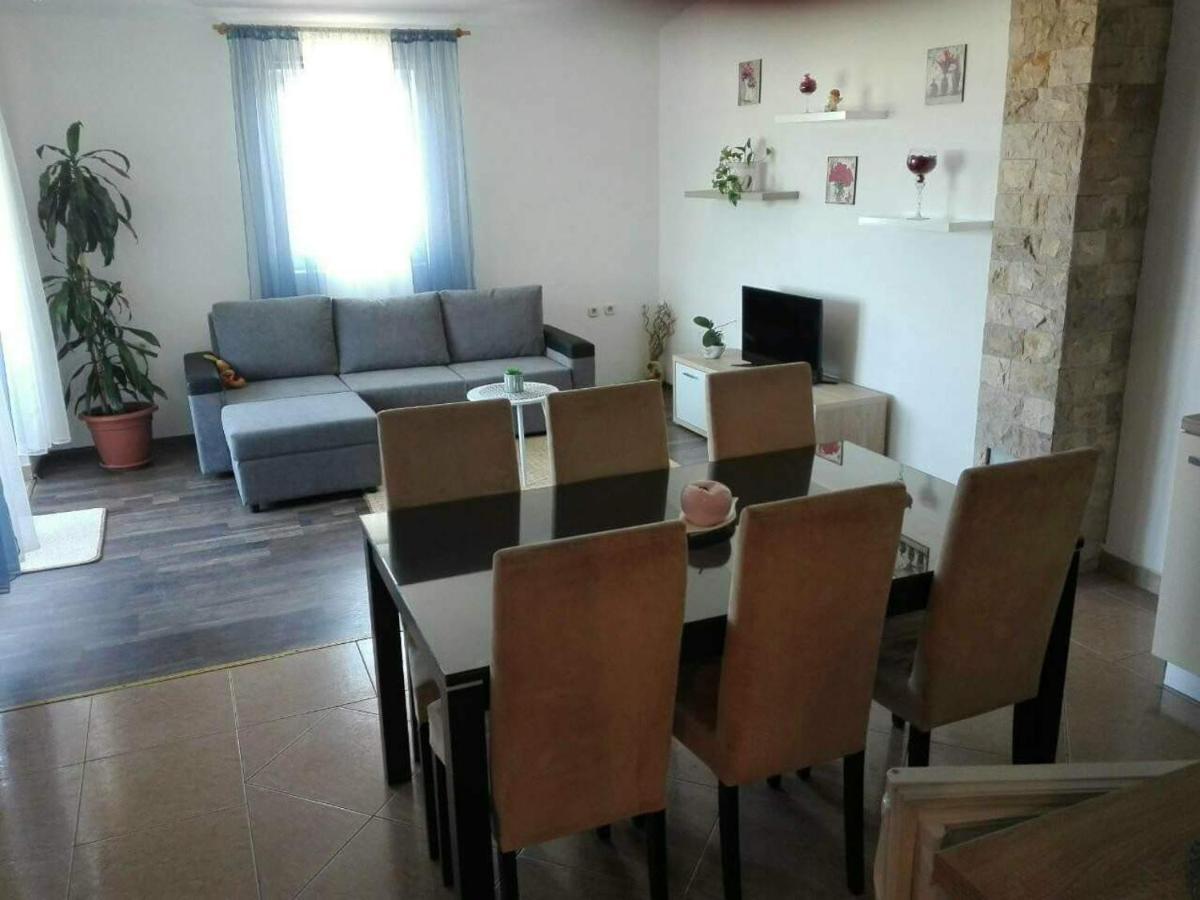 Apartman Vuleta Ražanac Exterior foto