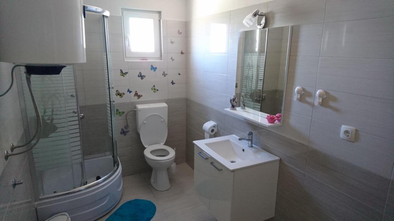 Apartman Vuleta Ražanac Exterior foto